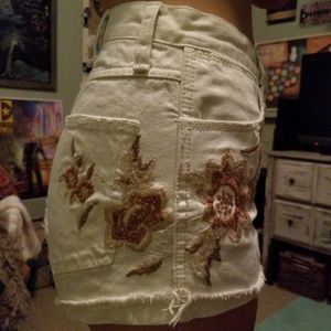 Abercrombie High waist embroidered shorts